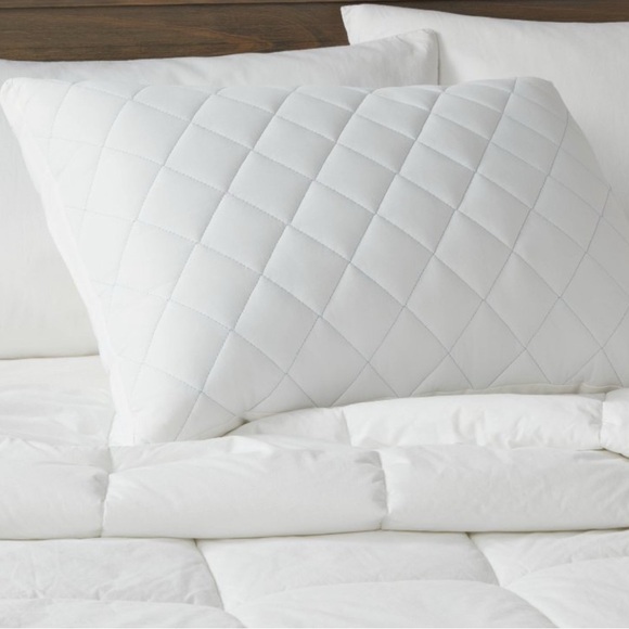 Standard/Queen Cool Touch Pillow - Picture 3 of 4